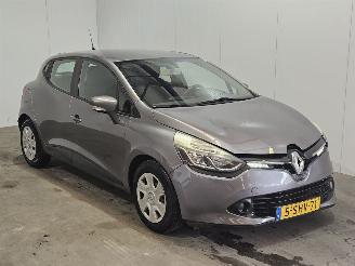 Auto incidentate Renault Clio 0.9 Energy TCE 90 12V Hatchback 4Dr Benzine 898cc 66kW (90pk) FWD 2013/10