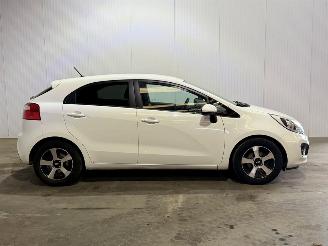 Kia Rio 1.2 CVVT Design Edition picture 2