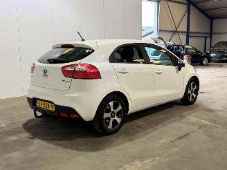 Kia Rio 1.2 CVVT Design Edition picture 3
