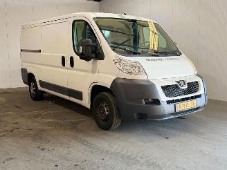 skadebil auto Peugeot Boxer 330 2.2 HDI L2H1 Profit+ 2012/2