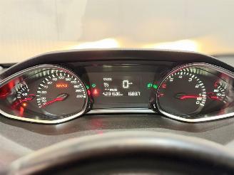 Peugeot 308 1.2 PureTech Blue Lease Executive picture 11
