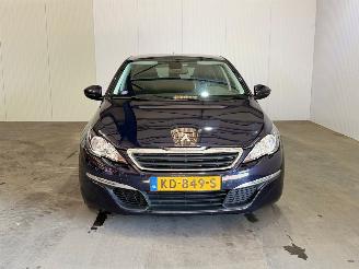 Peugeot 308 1.2 PureTech Blue Lease Executive picture 4