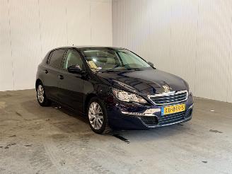 krockskadad bil auto Peugeot 308 1.2 PureTech Blue Lease Executive 2016/8