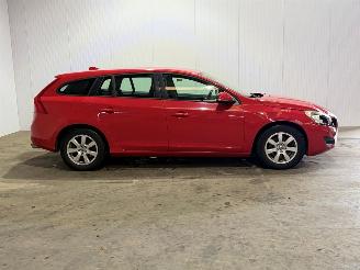 Volvo V-60 1.6 T3 Kinetic picture 2