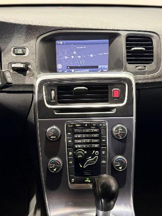 Volvo V-60 1.6 Drive R-Design picture 12