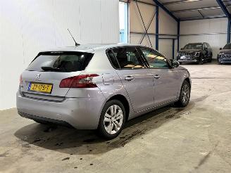 Peugeot 308 1.2 PureTech Blue Lease Executive picture 3