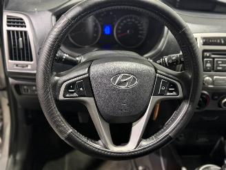 Hyundai I-20 1.2 i-Motion picture 10