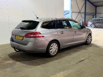Peugeot 308 1.6 BlueHDI Blue Lease Executive Pack picture 3