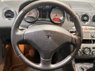 Peugeot 308 1.6 THP XT picture 10