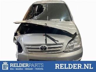 Démontage voiture Toyota Avensis-verso Avensis Verso (M20), MPV, 2001 / 2005 2.0 16V VVT-i D-4 2004/1