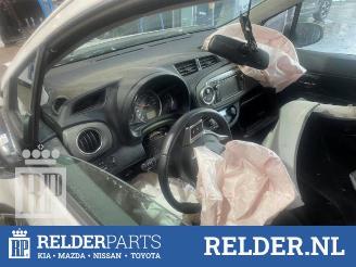 Toyota Yaris Yaris II (P9), Hatchback, 2005 / 2014 1.33 16V Dual VVT-I picture 10