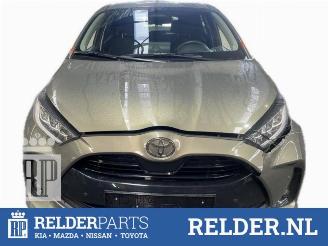 Coche siniestrado Toyota Yaris Yaris IV (P21/PA1/PH1), Hatchback, 2020 1.5 12V Hybrid 115 2024/5