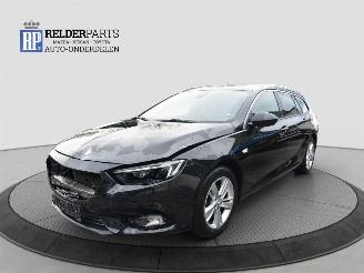Voiture accidenté Opel Insignia SPORTS TOURER 1.5 TURBO 2017/12