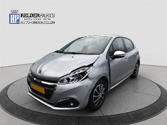 damaged passenger cars Peugeot 208 1.2 VVTI 2016/9