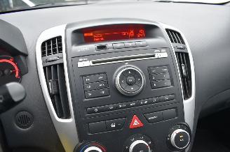 Kia Cee d 1.4 16V picture 14