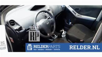 Toyota Yaris Yaris II (P9), Hatchback, 2005 / 2014 1.0 12V VVT-i picture 12