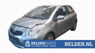 Toyota Yaris Yaris II (P9), Hatchback, 2005 / 2014 1.3 16V VVT-i picture 2