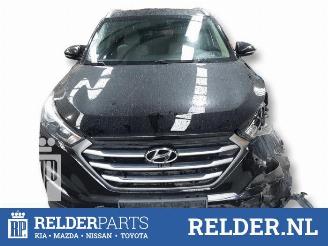 Vrakbiler auto Hyundai Tucson Tucson (TL), SUV, 2015 1.6 GDi 16V 2WD 2017/6
