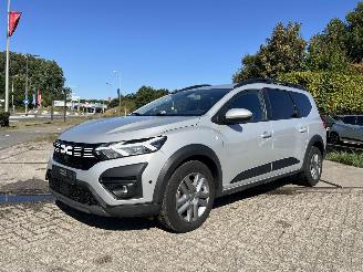 krockskadad bil auto Dacia Jogger 1.0 TCe 110 Expression | 7 personen | 77.048 KM !! | 2023/2