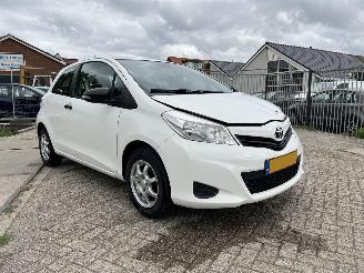 damaged passenger cars Toyota Yaris 1.0 VVT-i Comfort. 122.336 2012/8
