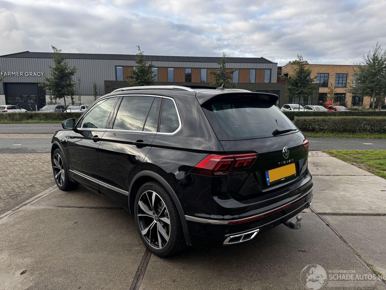 Volkswagen Tiguan 1.5 TSI R-Line pano Business 22.118 KM!!