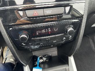 Suzuki Vitara 1.6 High Executive Pano picture 17