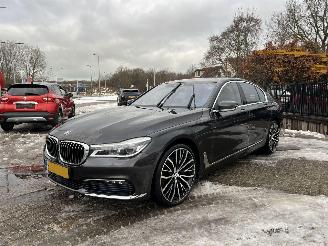 skadebil auto BMW 7-serie 740i High Executive Pano Waterschade 2016/10
