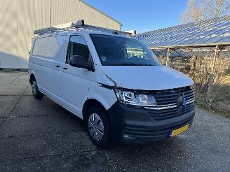 skadebil bedrijf Volkswagen Transporter 2.0 TDI L2H3 28 2023/4