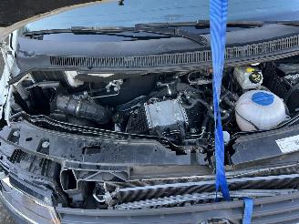 Volkswagen Transporter 2.0 TDI L2H3 28 picture 12