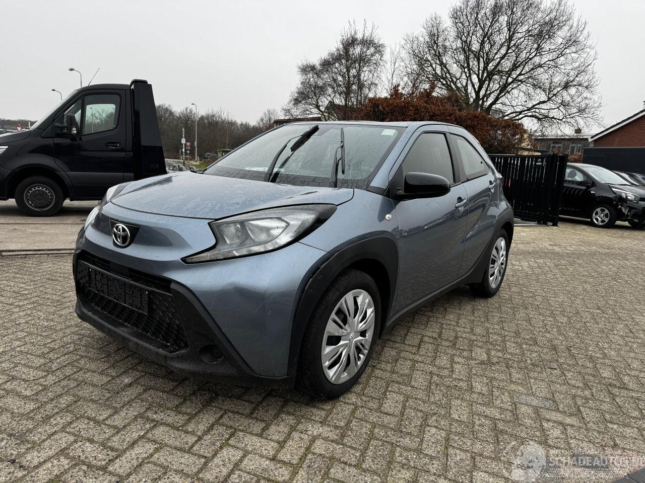 Toyota Aygo X - 1.0 VVT-i S-CVT Play