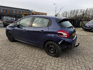 Peugeot 208 1.2 VTi Active picture 9