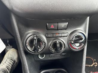 Peugeot 208 1.2 VTi Active picture 19