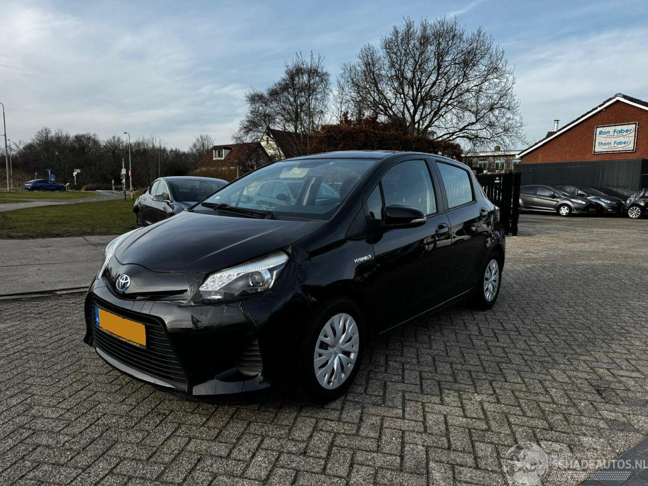 Toyota Yaris 1.5 Full Hybrid Aspiration 87.457 KM !!
