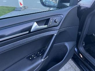 Volkswagen Golf 2.0 TDI Highline picture 16