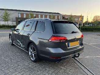 Volkswagen Golf 1.6 TDI Highline Business R picture 9