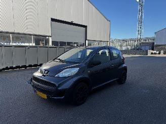 krockskadad bil auto Peugeot 107  2010/1