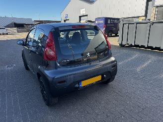 Peugeot 107  picture 8