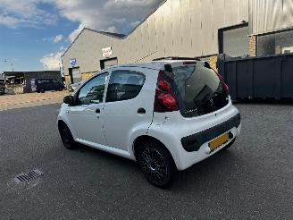 Peugeot 107 1.0 Access Accent Facelift picture 11