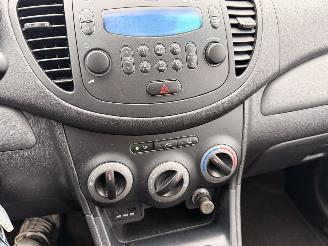 Hyundai I-10 1.1 iDrive cool ! 17.290 KM !! picture 18