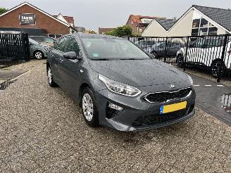 Damaged car Kia Ceed 1.4 T-GDi ExecutiveLine AUTOMAAT!! 2019/12