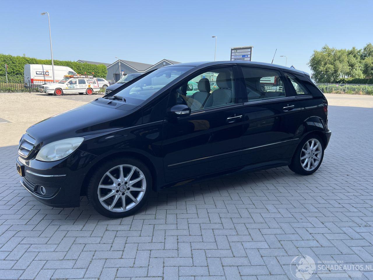 Mercedes B-klasse 150 Automaat !! apk tot maart 2027