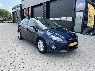 damaged passenger cars Ford Focus 1.0 Ecoboost Titanium ! 2013/2