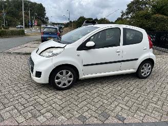 Damaged car Peugeot 107 1.0-12V Millesim 200 | 95.190 km!! 2011/2