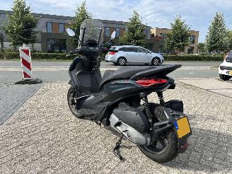 Piaggio Beverly 300 300 Beverly S HPE | 26.528 km!! picture 5