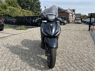 Piaggio Beverly 300 300 Beverly S HPE | 26.528 km!! picture 4
