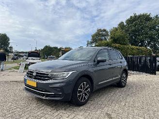 uszkodzony samochody osobowe Volkswagen Tiguan 1.4 TSI eHybrid R-Line Business | 69.649 km!! 2022/12
