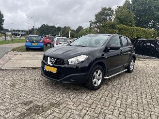 Vaurioauto  passenger cars Nissan Qashqai 1.6 Visia 2010/12