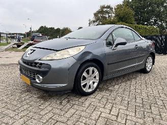damaged passenger cars Peugeot 207 1.6 VTi Première 2007/8