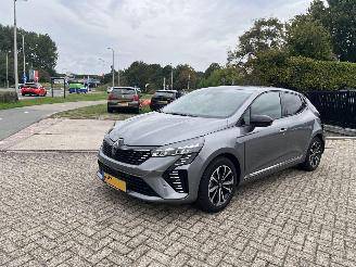 škoda osobní automobily Renault Clio 1.6 E-Tech Full Hybrid 145 techno | 11.788 km!! 2025/3