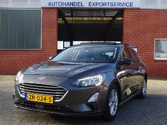 Vaurioauto  passenger cars Ford Focus 1.0 EcoBoost Trend Edition Business Panorama, Airco, Navi 2019/7